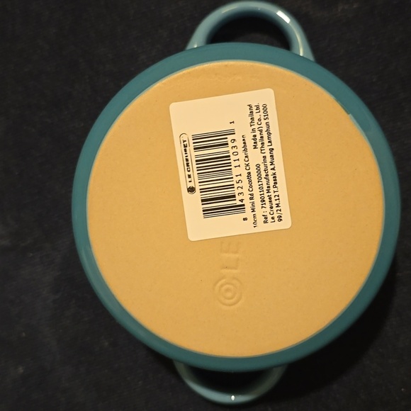 $Le Creuset Signature Petite Cocotte, 8 oz.Retail Price $31.95US,Color Ca… - Picture 13 of 15
